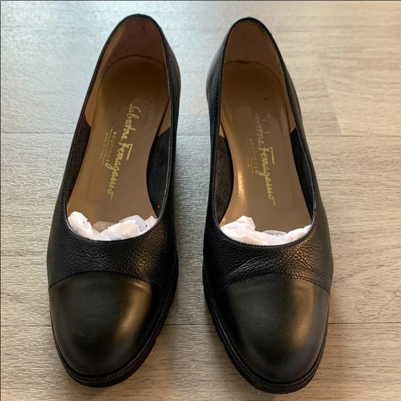 Salvatore Ferragamo boutique shoes - Picture 3 of 3